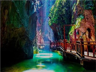 黃金周 ｜ 琉璃仙境！張家界朝陽(yáng)地縫提質(zhì)后重新開(kāi)放